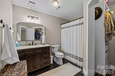 2704 Hillmont Drive, Charlotte, NC 28226 - Photo 17