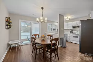 2704 Hillmont Dr, Charlotte, NC 28226 - Photo 7