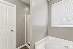 610 Grantham Ln, Charlotte, NC 28262 - Photo 25