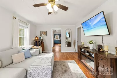 507 S Maple Street, Dallas, NC 28034 - Photo 5