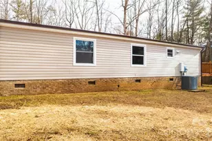 1380 Jacobs Ln, Morganton, NC 28655 - Photo 5