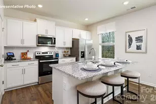 5617 Pamplona Wy, Charlotte, NC 28214 - Photo 3