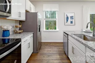 5617 Pamplona Wy, Charlotte, NC 28214 - Photo 5