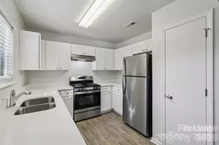 7030 Huntsmaster Dr, Charlotte, NC 28277 - Photo 15