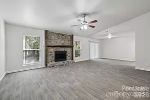 7030 Huntsmaster Dr, Charlotte, NC 28277 - Photo 5