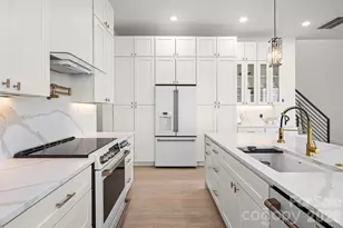 22 Chesten Mountain Dr, Asheville, NC 28803 - Photo 13