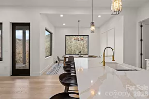 22 Chesten Mountain Dr, Asheville, NC 28803 - Photo 15