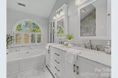 6801 Rea Croft Drive, Charlotte, NC 28226 - Photo 17