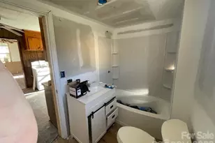 35 Center St, Great Falls, SC 29055 - Photo 9