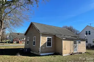 35 Center St, Great Falls, SC 29055 - Photo 5