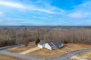 123 N Cul De Sac St, Forest City, NC 28043 - Photo 9