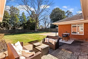 1024 Redcoat Dr, Charlotte, NC 28211 - Photo 35