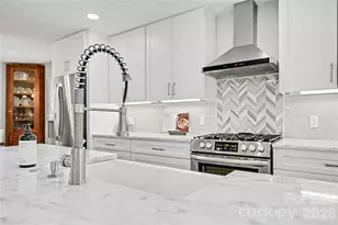 6011 Donegal Dr, Charlotte, NC 28212 - Photo 7