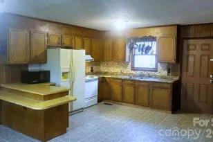 101 Poteat Dr, Morganton, NC 28655 - Photo 7