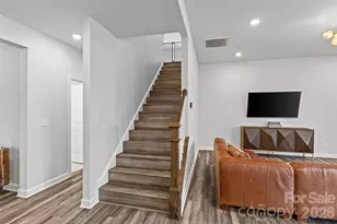 9306 Dufaux Dr, Charlotte, NC 28278 - Photo 23