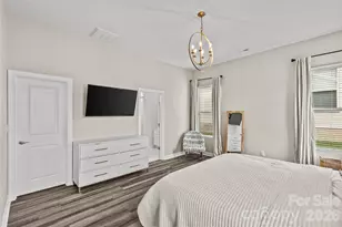 9306 Dufaux Dr, Charlotte, NC 28278 - Photo 19