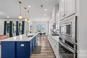 9306 Dufaux Dr, Charlotte, NC 28278 - Photo 11