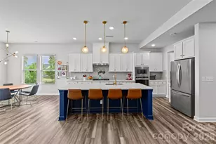 9306 Dufaux Dr, Charlotte, NC 28278 - Photo 7