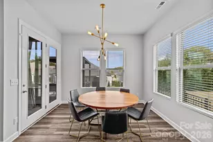 9306 Dufaux Dr, Charlotte, NC 28278 - Photo 11