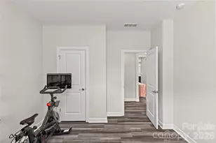 9306 Dufaux Dr, Charlotte, NC 28278 - Photo 19