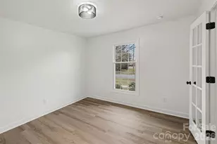 8616 Fallsdale Dr, Charlotte, NC 28214 - Photo 15