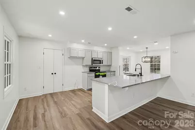 8616 Fallsdale Drive, Charlotte, NC 28214 - Photo 11