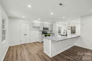 8616 Fallsdale Dr, Charlotte, NC 28214 - Photo 11