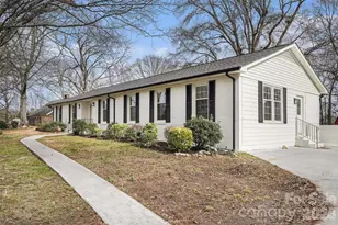 8616 Fallsdale Dr, Charlotte, NC 28214 - Photo 5