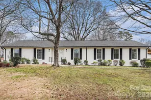 8616 Fallsdale Dr, Charlotte, NC 28214 - Photo 3