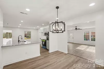 8616 Fallsdale Drive, Charlotte, NC 28214 - Photo 9