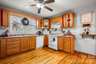 419 Hudson Heights, Hudson, NC 28638 - Photo 9