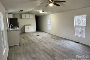 111 Cloverleaf Dr, Clover, SC 29710 - Photo 3