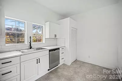 612 E E Street, Newton, NC 28658 - Photo 21