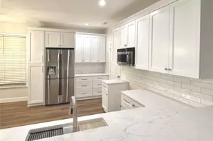 9235 Island Overlook Ct, Cornelius, NC 28031 - Photo 3