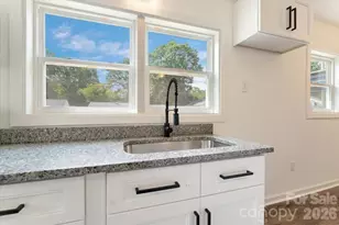 2105 Woodlawn St, Kannapolis, NC 28083 - Photo 9