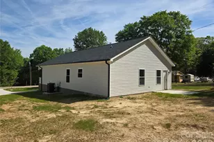 316 Zion Church Rd, Clover, SC 29710 - Photo 5