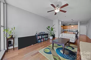 333 W Trade St, Charlotte, NC 28202 - Photo 3