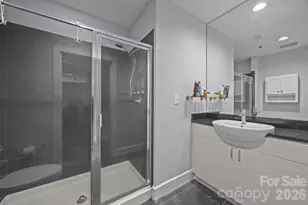 333 W Trade St, Charlotte, NC 28202 - Photo 15