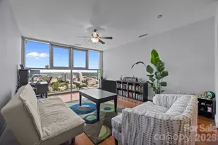 333 W Trade St, Charlotte, NC 28202 - Photo 3