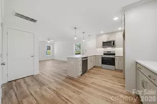 119 Birdsey St, Statesville, NC 28677 - Photo 9