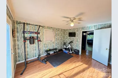 973 8th Avenue NW, Hickory, NC 28601 - Photo 15