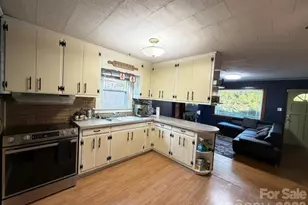 973 8th Ave NW, Hickory, NC 28601 - Photo 7