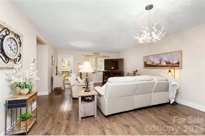 252 Wash Creek Drive #B, Hendersonville, NC 28739 - Photo 5