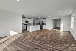 386 Hollingswood Dr, Statesville, NC 28625 - Photo 5