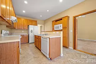 523 Shepherds Creek Cir, Rutherfordton, NC 28139 - Photo 15