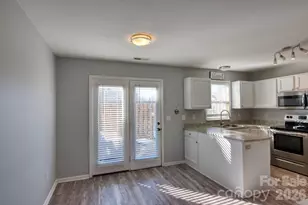 429 Wiltshire Cir, Fletcher, NC 28732 - Photo 5