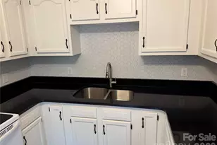 1923 Shamrock Dr, Charlotte, NC 28205 - Photo 9