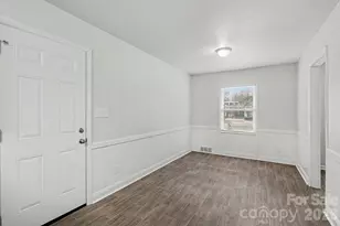 3431 Shamrock Dr, Charlotte, NC 28215 - Photo 13