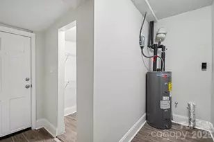 3431 Shamrock Dr, Charlotte, NC 28215 - Photo 23