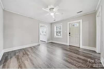 2036 4th Street NE, Hickory, NC 28601 - Photo 3